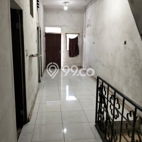 Unit Ruko Dijual di Surabaya LT 60m2 & LB 180m2 Unit Ruko Dijual di Surabaya LT 60m2 & LB 180m2