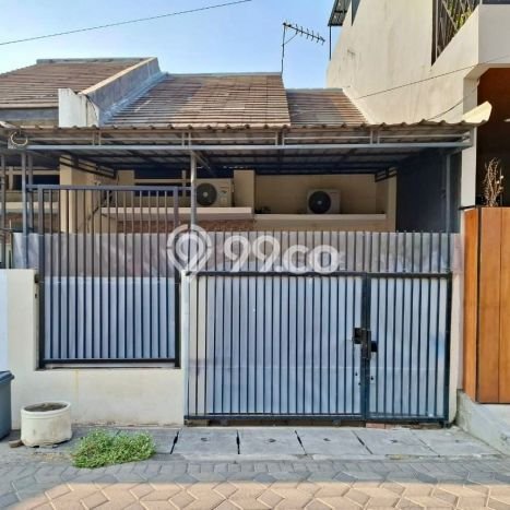 For Sale Rumah 2 Kamar Lokasi Strategis Nyaman dan Strategis di Rungkut For Sale Rumah 2 Kamar Lokasi Strategis Nyaman dan Strategis di Rungkut