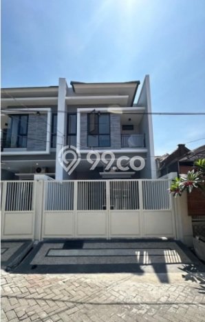 Rumah Strategis Modern Lb 115m2 di Rungkut, Surabaya Rumah Strategis Modern Lb 115m2 di Rungkut, Surabaya