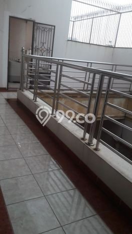 Rumah Luxury di Jakarta Barat Lokasi Strategis Kondisi Terawat Rumah Luxury di Jakarta Barat Lokasi Strategis Kondisi Terawat