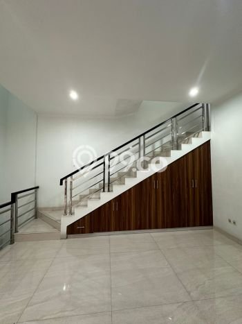 Rumah Elit Modern Siap Huni di Daan Mogot Jakarta Barat Rumah Elit Modern Siap Huni di Daan Mogot Jakarta Barat