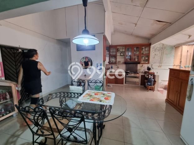 Rumah Luxury di Jakarta Barat Strategis Kondisi Terawat Rumah Luxury di Jakarta Barat Strategis Kondisi Terawat