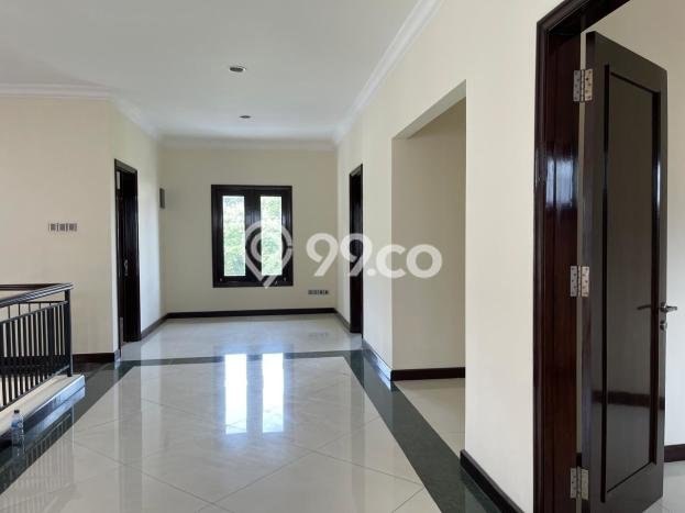 Rumah Mewah LB 500m2 Siap Pakai Desain Elegan di Cibubur, Jakarta Timur Rumah Mewah LB 500m2 Siap Pakai Desain Elegan di Cibubur, Jakarta Timur