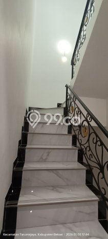 Ready to Use! Luxury House LT 160m2 Desain Modern di Harapan Indah Ready to Use! Luxury House LT 160m2 Desain Modern di Harapan Indah