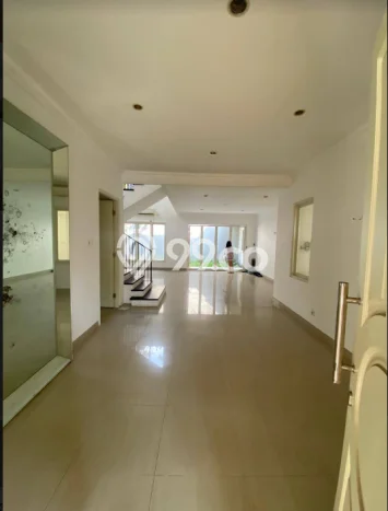 Disewakan Hunian Konsep Modern di Wiyung Surabaya dengan 5 KT Disewakan Hunian Konsep Modern di Wiyung Surabaya dengan 5 KT