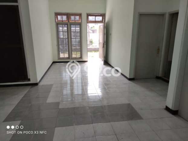 Disewakan Rumah Harga Terjangkau di Sukomanunggal Surabaya dengan 4 Kamar Tidur Disewakan Rumah Harga Terjangkau di Sukomanunggal Surabaya dengan 4 Kamar Tidur