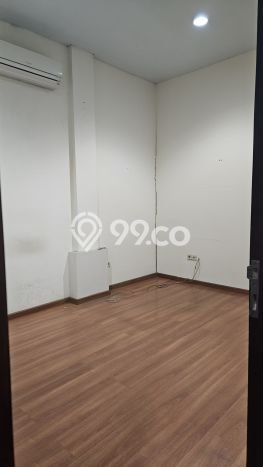 Ruko Disewa di Surabaya dengan LB 202m2 Area Komersial Ramai Ruko Disewa di Surabaya dengan LB 202m2 Area Komersial Ramai