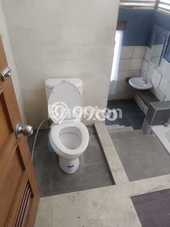 NEW LISTING! Rumah Strategis di , Luas 200m2m² Bangunan 150m2m² NEW LISTING! Rumah Strategis di , Luas 200m2m² Bangunan 150m2m²