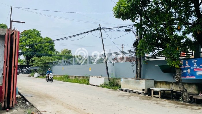 Unit Gudang disewakan di Cipondoh Tangerang dengan LT 360m2 / LB 75m2 Unit Gudang disewakan di Cipondoh Tangerang dengan LT 360m2 / LB 75m2