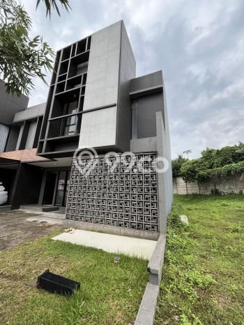 Rumah Minimalis 4 KT LT 180m2 di Suvarna Sutera Rumah Minimalis 4 KT LT 180m2 di Suvarna Sutera