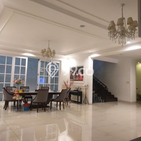 Hunian Mewah LB 550m2 Siap Huni Desain Elegan di Modernland, Tangerang Hunian Mewah LB 550m2 Siap Huni Desain Elegan di Modernland, Tangerang