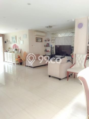 Jual Rumah Mewah Elegan Dengan View Eksklusif di Meruya, Jakarta Barat Jual Rumah Mewah Elegan Dengan View Eksklusif di Meruya, Jakarta Barat