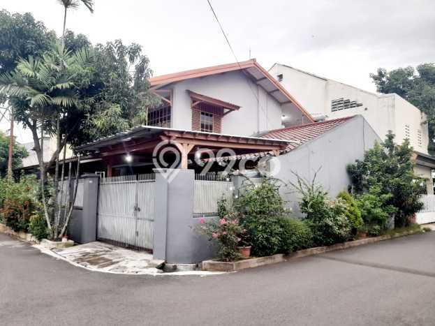 Ready to Use! Premium House LT 180m2 Desain Elegan di Meruya Ready to Use! Premium House LT 180m2 Desain Elegan di Meruya