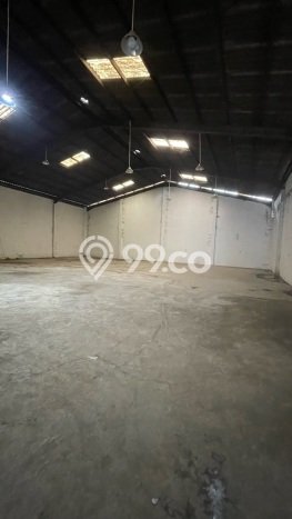 Gudang Disewa di Cipondoh, Tangerang, LT 800m2 / LB 300m2 Gudang Disewa di Cipondoh, Tangerang, LT 800m2 / LB 300m2