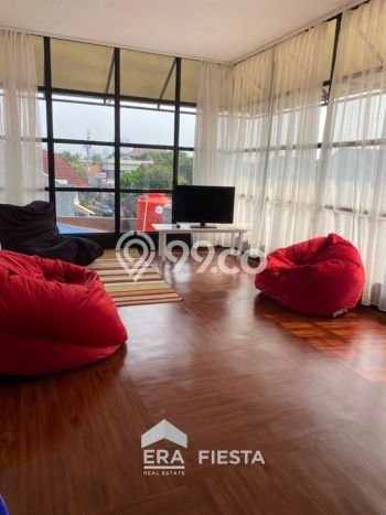 Jual Rumah Luas Megah Dengan View Eksklusif di Kemanggisan, Jakarta Barat Jual Rumah Luas Megah Dengan View Eksklusif di Kemanggisan, Jakarta Barat