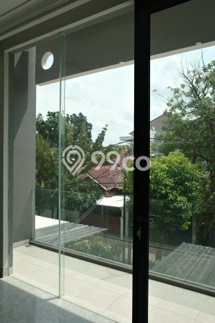 Jual Rumah Luas Megah Dengan View Eksklusif di Pulomas, Jakarta Timur Jual Rumah Luas Megah Dengan View Eksklusif di Pulomas, Jakarta Timur