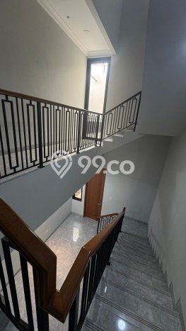 Jual Rumah Luas Megah Dengan View Eksklusif di Pulomas, Jakarta Timur Jual Rumah Luas Megah Dengan View Eksklusif di Pulomas, Jakarta Timur