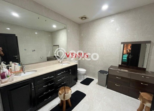Rumah Eksklusif di Batam Kota, Batam, Luas 160m2m² LB 200m2m² Rumah Eksklusif di Batam Kota, Batam, Luas 160m2m² LB 200m2m²