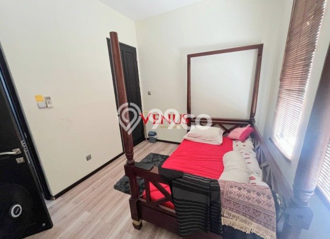 Rumah Eksklusif di Batam Kota, Batam, Luas 160m2m² LB 200m2m² Rumah Eksklusif di Batam Kota, Batam, Luas 160m2m² LB 200m2m²
