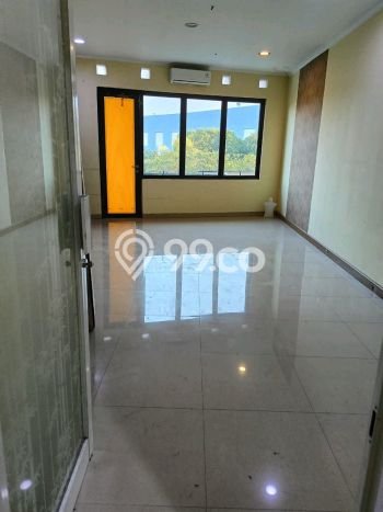 Unit Komersial Disewakan di Jakarta Barat Area Strategis Harga Kompetitif Unit Komersial Disewakan di Jakarta Barat Area Strategis Harga Kompetitif