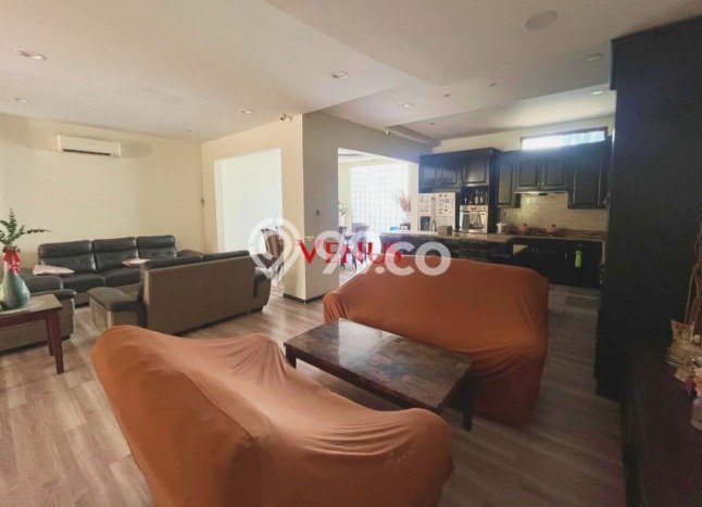 Rumah Eksklusif di Batam Kota, Batam, Luas 160m2m² LB 200m2m² Rumah Eksklusif di Batam Kota, Batam, Luas 160m2m² LB 200m2m²