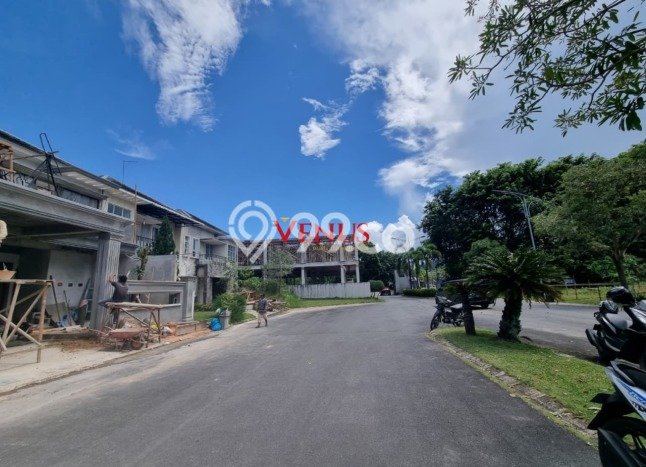 Rumah Eksklusif di Batam Kota, Batam, Luas 160m2m² LB 200m2m² Rumah Eksklusif di Batam Kota, Batam, Luas 160m2m² LB 200m2m²