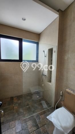 Dijual Rumah Premium dengan Fasilitas Sekitar Komplit di Wiyung, Surabaya Dijual Rumah Premium dengan Fasilitas Sekitar Komplit di Wiyung, Surabaya