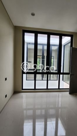 Dijual Rumah Premium dengan Fasilitas Sekitar Komplit di Wiyung, Surabaya Dijual Rumah Premium dengan Fasilitas Sekitar Komplit di Wiyung, Surabaya