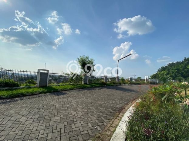 Rumah Strategis Modern Lb 75m2 di Bringin, Semarang Rumah Strategis Modern Lb 75m2 di Bringin, Semarang