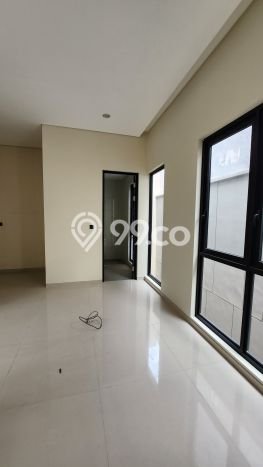 Dijual Rumah Premium dengan Fasilitas Sekitar Komplit di Wiyung, Surabaya Dijual Rumah Premium dengan Fasilitas Sekitar Komplit di Wiyung, Surabaya