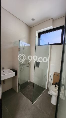 Dijual Rumah Premium dengan Fasilitas Sekitar Komplit di Wiyung, Surabaya Dijual Rumah Premium dengan Fasilitas Sekitar Komplit di Wiyung, Surabaya