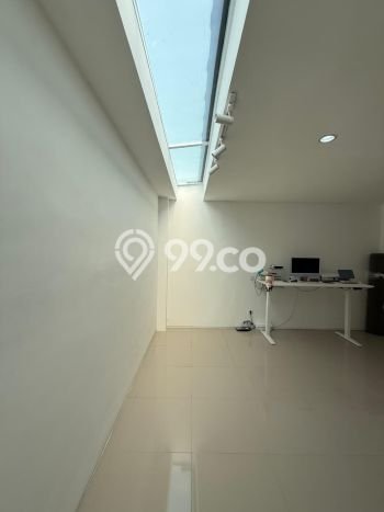 Dijual Rumah Eksklusif 2 KT di Citraland, Surabaya Dijual Rumah Eksklusif 2 KT di Citraland, Surabaya