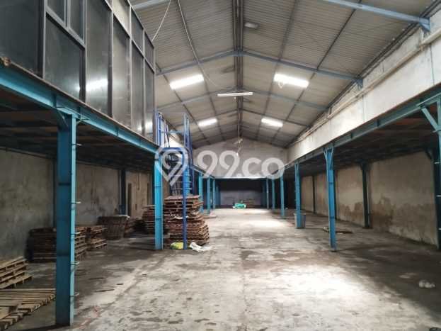 Gudang untuk disewa di Margomulyo punya LT 638m2 & LB 528m2 harga sewa kompetitif Gudang untuk disewa di Margomulyo punya LT 638m2 & LB 528m2 harga sewa kompetitif