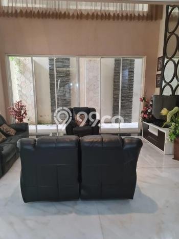 Disewakan! Rumah 5 Kamar Tidur &
5 Kamar Mandi di Graha, Surabaya Disewakan! Rumah 5 Kamar Tidur &
5 Kamar Mandi di Graha, Surabaya