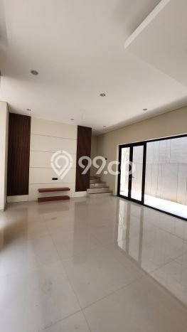 Dijual Rumah Premium dengan Fasilitas Sekitar Komplit di Wiyung, Surabaya Dijual Rumah Premium dengan Fasilitas Sekitar Komplit di Wiyung, Surabaya