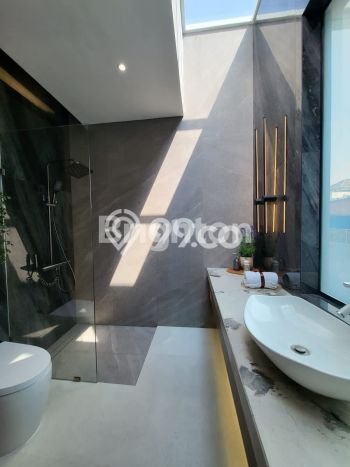 For Sale Rumah 4 Kamar Lokasi Ideal Nyaman dan Strategis di Cakung For Sale Rumah 4 Kamar Lokasi Ideal Nyaman dan Strategis di Cakung