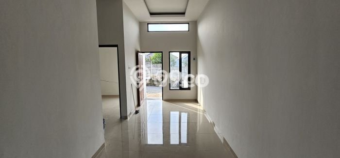 Rumah Siap Huni di Tembalang, Semarang, Luas 120m2m² LB 40m2m² Rumah Siap Huni di Tembalang, Semarang, Luas 120m2m² LB 40m2m²