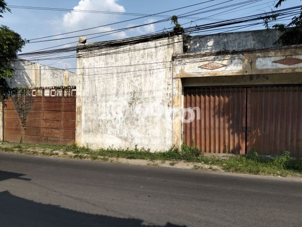 POTENSI BESAR! Gudang di Tembalang, Luas 400m², Posisi Jalan Utama POTENSI BESAR! Gudang di Tembalang, Luas 400m², Posisi Jalan Utama