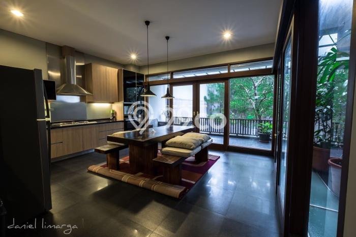KESEMPATAN TERBAIK! Bisa KPR Rumah Modern lokasi , Bandung, Luas 190m2m² Bangunan 350m2m² KESEMPATAN TERBAIK! Bisa KPR Rumah Modern lokasi , Bandung, Luas 190m2m² Bangunan 350m2m²