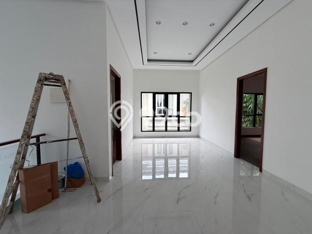 Rumah Mewah Dijual LT 234m2 di BSD, Tangerang Selatan Rumah Mewah Dijual LT 234m2 di BSD, Tangerang Selatan