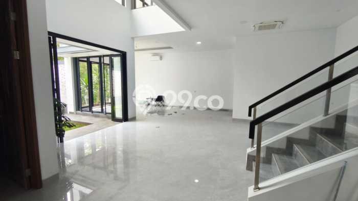 For Sale! Premium House LT 261m2 Desain Elegan di BSD City For Sale! Premium House LT 261m2 Desain Elegan di BSD City
