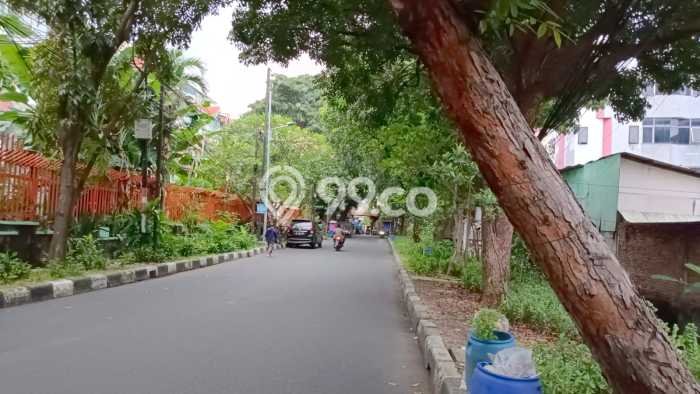 Ruko Dijual di Jakarta Barat LT 110m2 & LB 440m2 Lokasi Terbaik! Ruko Dijual di Jakarta Barat LT 110m2 & LB 440m2 Lokasi Terbaik!