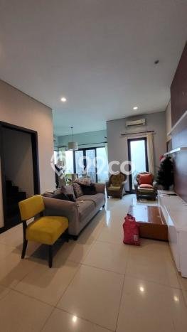 Jual Rumah Mewah Megah Dengan View Eksklusif di Pulomas, Jakarta Timur Jual Rumah Mewah Megah Dengan View Eksklusif di Pulomas, Jakarta Timur