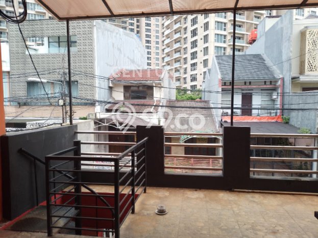 Rumah Elit Modern Tanpa Renovasi di Pondok Indah Jakarta Selatan Rumah Elit Modern Tanpa Renovasi di Pondok Indah Jakarta Selatan