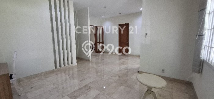 Lokasi strategis! Rumah siap pakai dikontrakkan di Kebayoran Baru LB 350m2 Lokasi strategis! Rumah siap pakai dikontrakkan di Kebayoran Baru LB 350m2