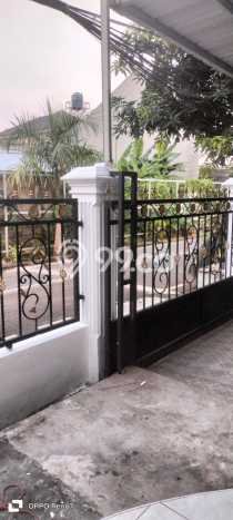 Rumah Luxury Modern Tanpa Renovasi di Buaran Jakarta Timur Rumah Luxury Modern Tanpa Renovasi di Buaran Jakarta Timur