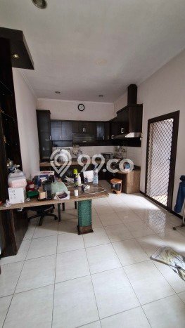 Rumah Luxury Modern Siap Huni di Kedung Baruk Surabaya Rumah Luxury Modern Siap Huni di Kedung Baruk Surabaya