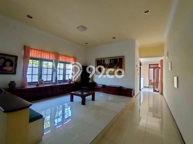 Rumah Luxury Modern Tanpa Renovasi di Manyar Surabaya Rumah Luxury Modern Tanpa Renovasi di Manyar Surabaya