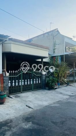 Jual Rumah Eksklusif 3 KT di Kedung Baruk, Surabaya Jual Rumah Eksklusif 3 KT di Kedung Baruk, Surabaya