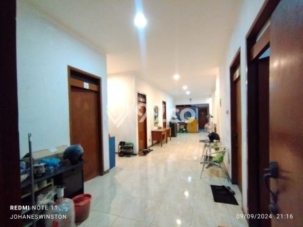 Jual Rumah Luas Elegan Dengan View Eksklusif di Dukuh Kupang, Surabaya Jual Rumah Luas Elegan Dengan View Eksklusif di Dukuh Kupang, Surabaya